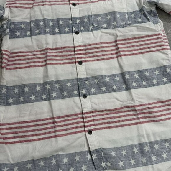 Free Planet Men's Stars Stripes Patriotic Short Sleeve Button Shirt - Picture 2 of 4